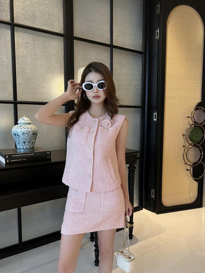 designer,replica,clothing,fake,1:1,lv,luxury,high quality Early Spring and Summer Series Lady Style Chanel New Tweed Vest Paired with A Short Skirt Suit (F754) designer,replica,clothing,fake,1:1,lv,luxury,high quality Early Spring and Summer Series Lady Style Chanel New Tweed Vest Paired with A Short Skirt Suit (F754)