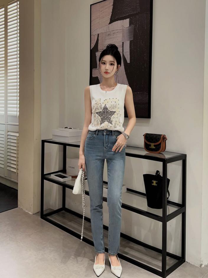 designer,replica,clothing,fake,1:1,lv,luxury,high quality Prada summer shorts with blue embroidered logo on the back pocket, beautiful blue wash (9F67) designer,replica,clothing,fake,1:1,lv,luxury,high quality Prada summer shorts with blue embroidered logo on the back pocket, beautiful blue wash (9F67)