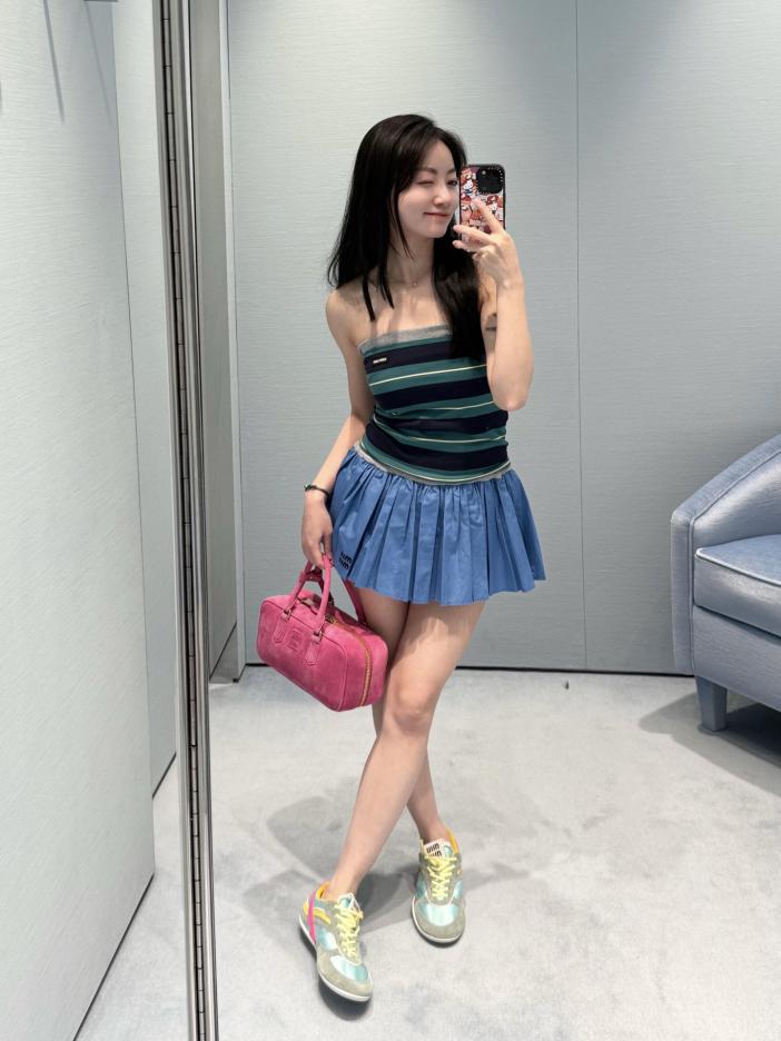 designer,replica,clothing,fake,1:1,lv,luxury,high quality Miu Miu spring and summer new style micro-label stripe color matching layered tube top (1056) designer,replica,clothing,fake,1:1,lv,luxury,high quality Miu Miu spring and summer new style micro-label stripe color matching layered tube top (1056)