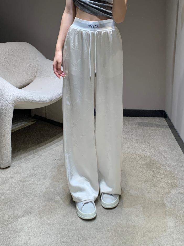 designer,replica,clothing,fake,1:1,lv,luxury,high quality Loewe spring and summer new satin logo embossed casual trousers (2206) designer,replica,clothing,fake,1:1,lv,luxury,high quality Loewe spring and summer new satin logo embossed casual trousers (2206)