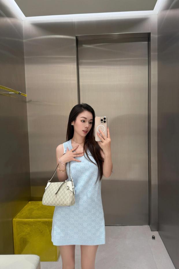 designer,replica,clothing,fake,1:1,lv,luxury,high quality Gucci new spring and summer logo dark pattern sleeveless knitted vest dress (90CA) designer,replica,clothing,fake,1:1,lv,luxury,high quality Gucci new spring and summer logo dark pattern sleeveless knitted vest dress (90CA)
