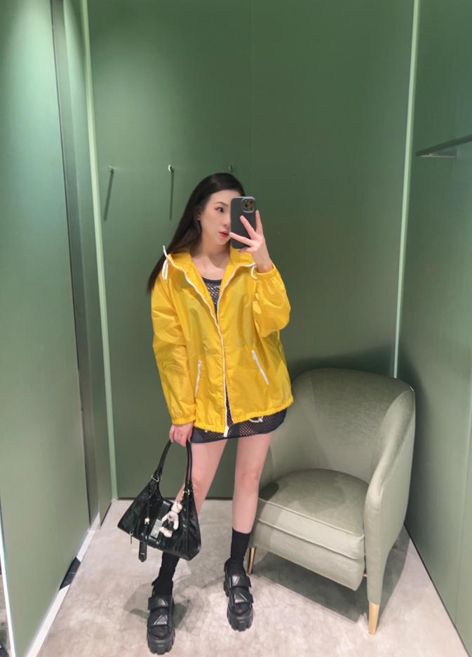 designer,replica,clothing,fake,1:1,lv,luxury,high quality Prada new spring and summer regenerated nylon zipper jacket sun protection jacket (C16D) designer,replica,clothing,fake,1:1,lv,luxury,high quality Prada new spring and summer regenerated nylon zipper jacket sun protection jacket (C16D)