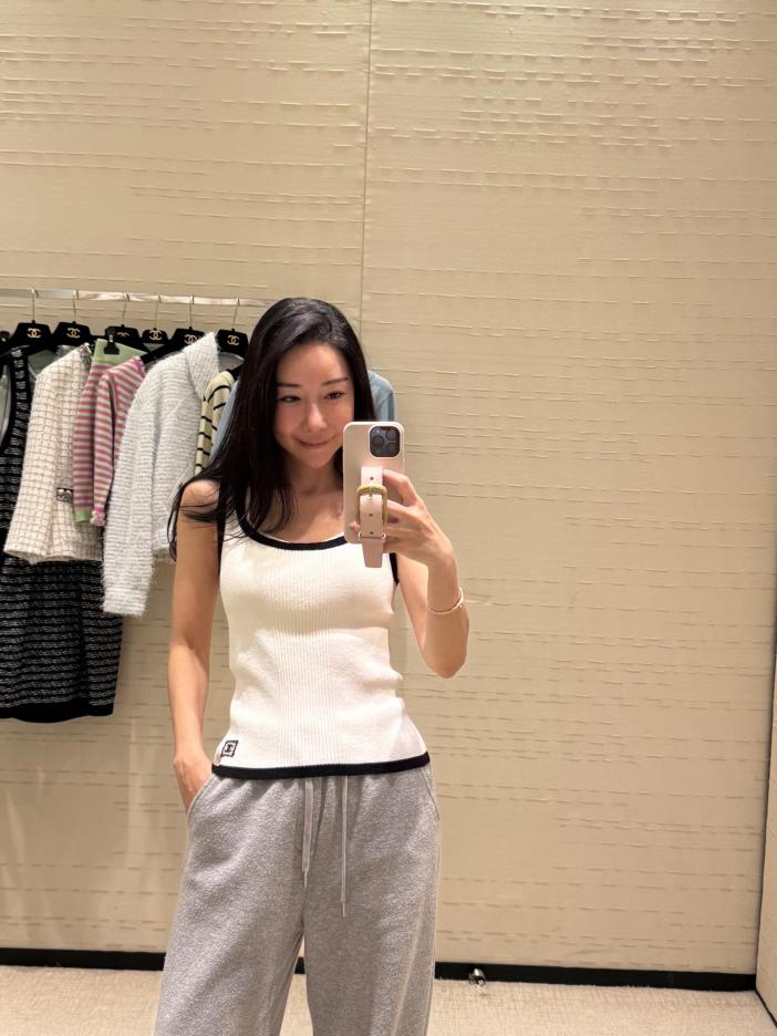 designer,replica,clothing,fake,1:1,lv,luxury,high quality CHANEL spring and summer new style color block trim slim vest top (E57F) designer,replica,clothing,fake,1:1,lv,luxury,high quality CHANEL spring and summer new style color block trim slim vest top (E57F)