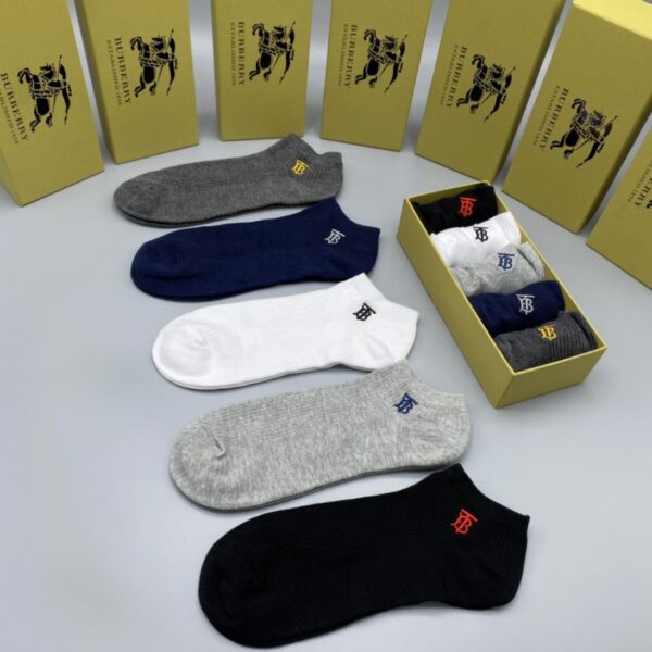 designer,replica,clothing,fake,1:1,lv,luxury,high quality New Burberry socks, same style for men and women, antibacterial, sweat-absorbent and deodorant, five pairs in a box (D02D)