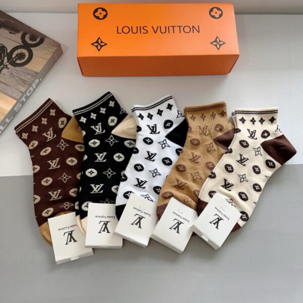 designer,replica,clothing,fake,1:1,lv,luxury,high quality Comes with packaging (5 pairs in a box) Louis Vuitton pure cotton boat socks, classic letter logo socks, personalized, fashionable and versatile (992A)