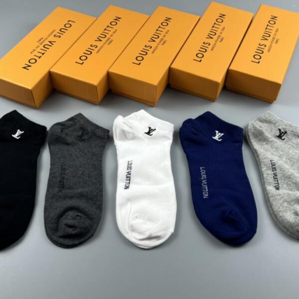 designer,replica,clothing,fake,1:1,lv,luxury,high quality New LV socks, high quality, very comfortable, sweat-absorbent, breathable and non-slip, same style for men and women, five pairs in a box (10B3)