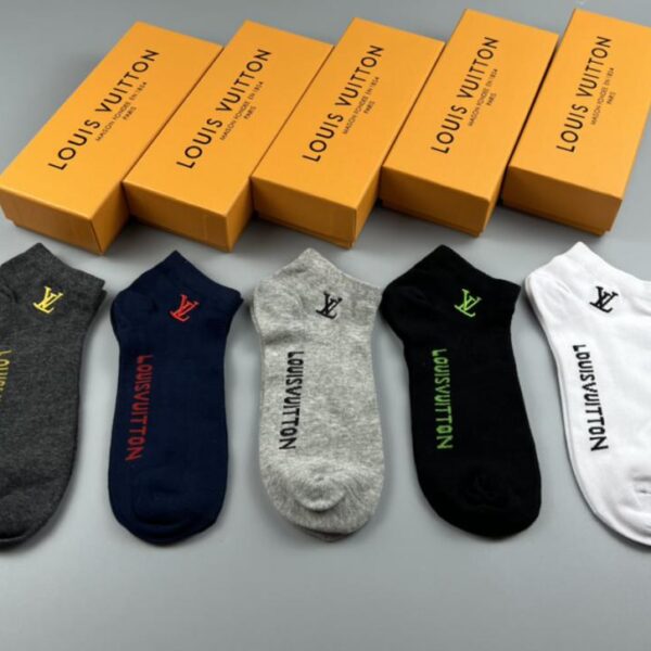 designer,replica,clothing,fake,1:1,lv,luxury,high quality New LV socks, high quality, very comfortable, sweat-absorbent, breathable and non-slip, same style for men and women, five pairs in a box (4150)