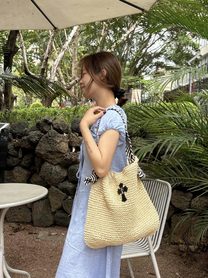 designer,replica,clothing,fake,1:1,lv,luxury,high quality Crow Heart Straw Shoulder Bag designer,replica,clothing,fake,1:1,lv,luxury,high quality Crow Heart Straw Shoulder Bag