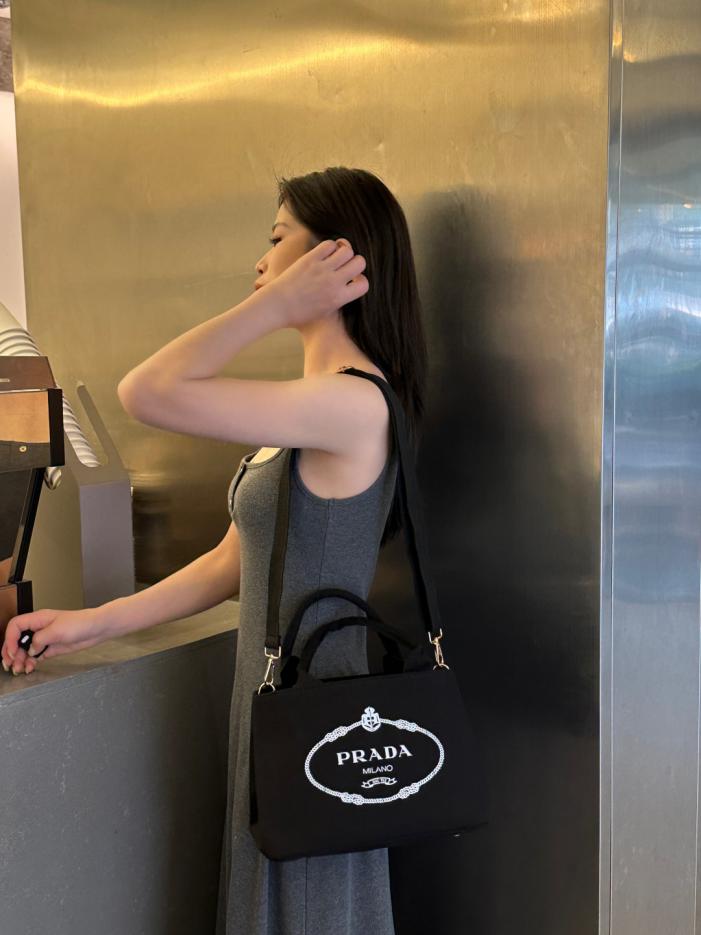designer,replica,clothing,fake,1:1,lv,luxury,high quality Prada new canvas tote bag designer,replica,clothing,fake,1:1,lv,luxury,high quality Prada new canvas tote bag