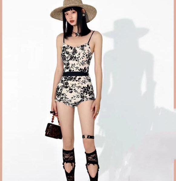 designer,replica,clothing,fake,1:1,lv,luxury,high quality Chanel’s new one-piece swimsuit is suitable for various scenes ♀Seaside, swimming pool, hot spring, water park, rafting