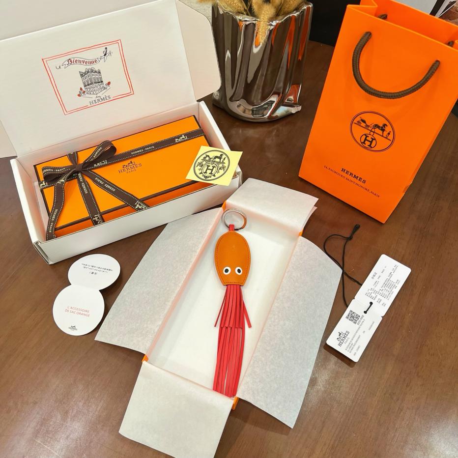 designer,replica,clothing,fake,1:1,lv,luxury,high quality HERMES squid Poulpe Keyring bag pendant keychain made of pure hand stitching six-color small octopus designer,replica,clothing,fake,1:1,lv,luxury,high quality HERMES squid Poulpe Keyring bag pendant keychain made of pure hand stitching six-color small octopus