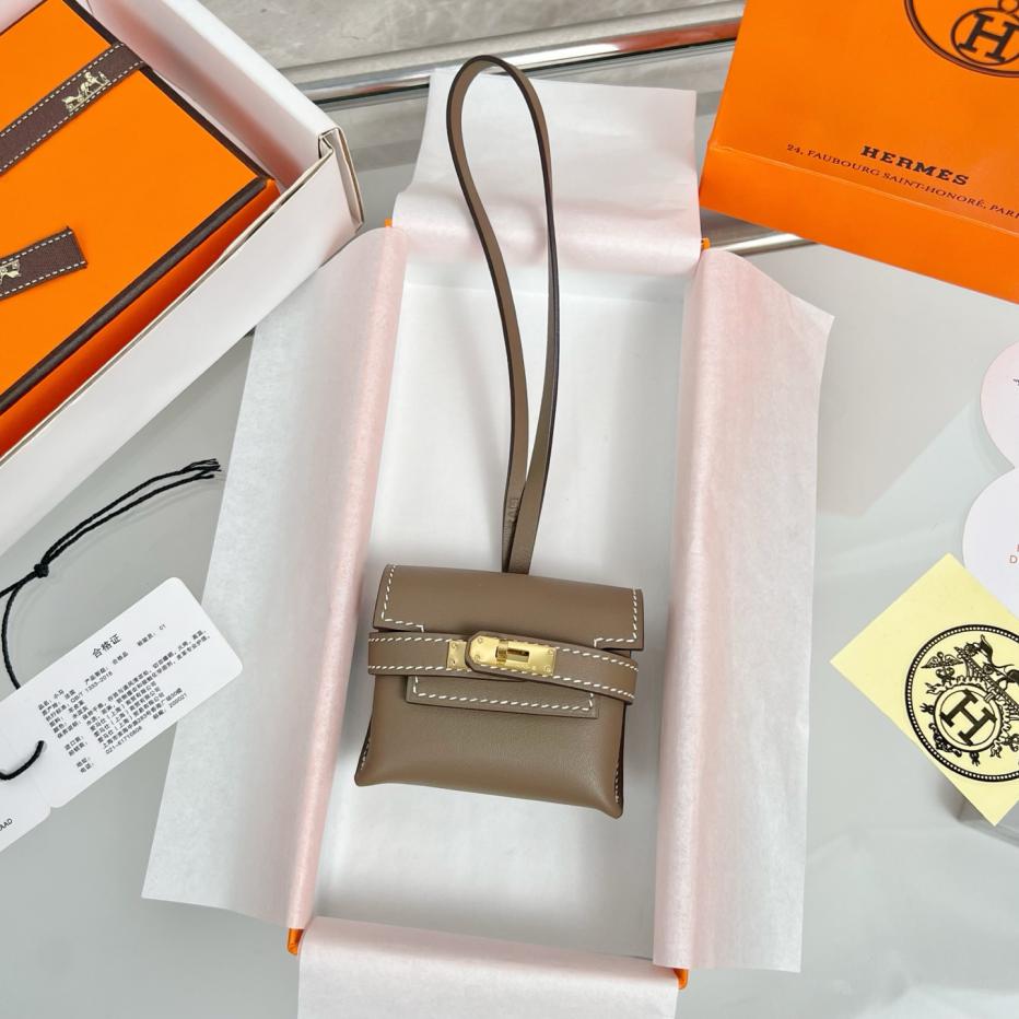 designer,replica,clothing,fake,1:1,lv,luxury,high quality HERMES Kelly headphone bag pendant, original exquisite product, purely handmade with stitching designer,replica,clothing,fake,1:1,lv,luxury,high quality HERMES Kelly headphone bag pendant, original exquisite product, purely handmade with stitching