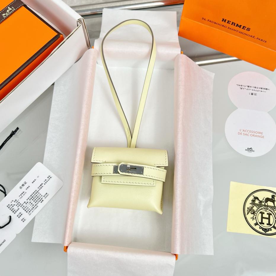 designer,replica,clothing,fake,1:1,lv,luxury,high quality HERMES Kelly headphone bag pendant, original exquisite product, purely handmade with stitching designer,replica,clothing,fake,1:1,lv,luxury,high quality HERMES Kelly headphone bag pendant, original exquisite product, purely handmade with stitching