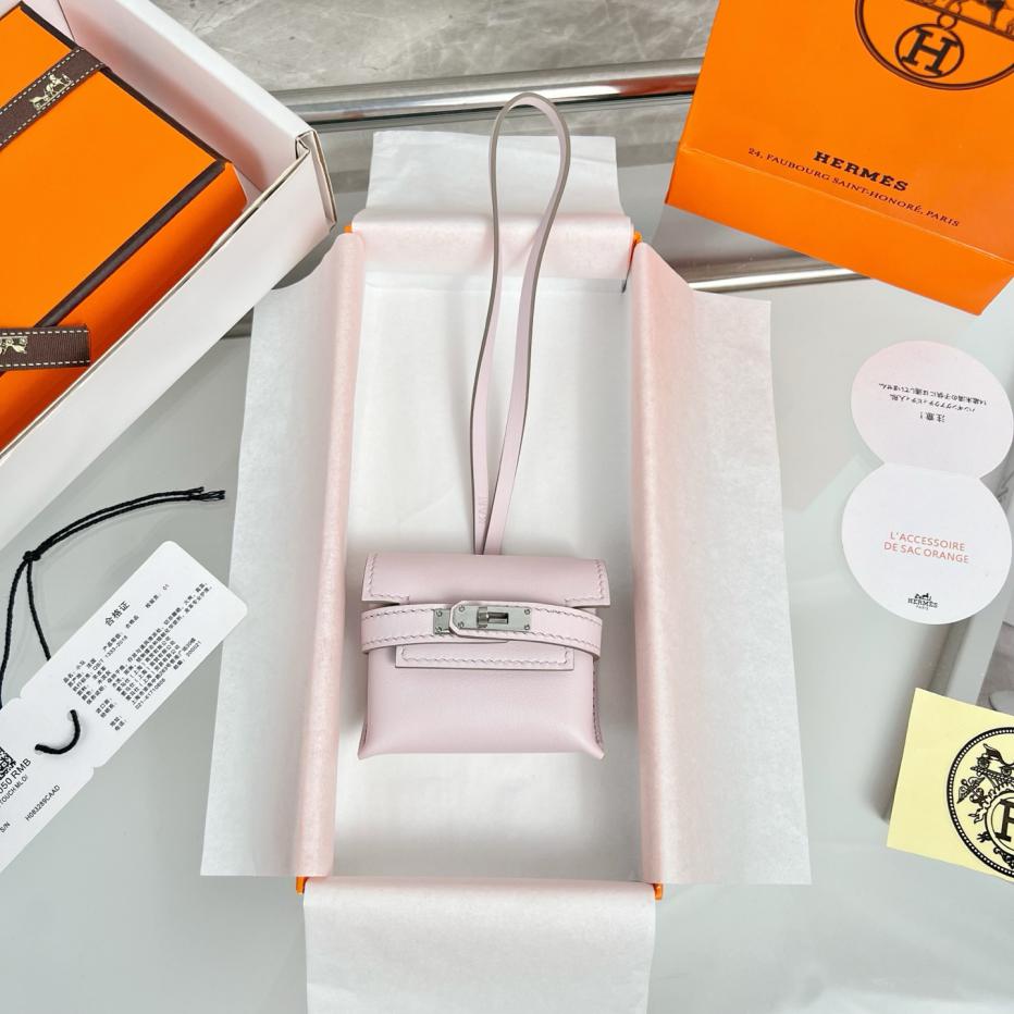 designer,replica,clothing,fake,1:1,lv,luxury,high quality HERMES Kelly headphone bag pendant, original exquisite product, purely handmade with stitching designer,replica,clothing,fake,1:1,lv,luxury,high quality HERMES Kelly headphone bag pendant, original exquisite product, purely handmade with stitching