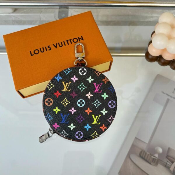 designer,replica,clothing,fake,1:1,lv,luxury,high quality Louis Vuitton round coin purse pendant 8 colors Vivienne vivi series coin purse