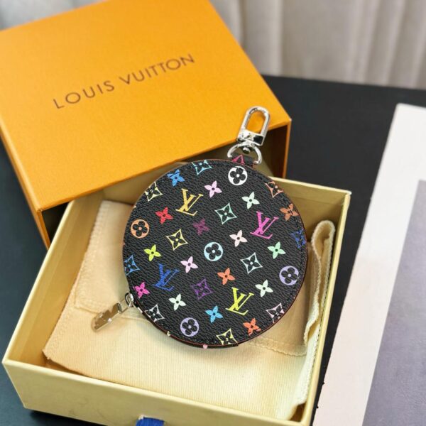 designer,replica,clothing,fake,1:1,lv,luxury,high quality Louis Vuitton round coin purse pendant 8 colors Vivienne vivi series coin purse