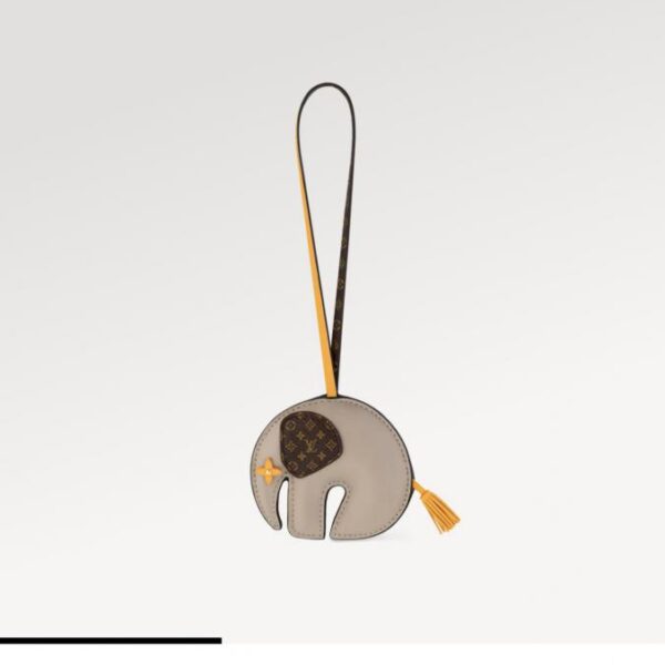 designer,replica,clothing,fake,1:1,lv,luxury,high quality Louis Vuitton elephant pendant bag hanging M02384