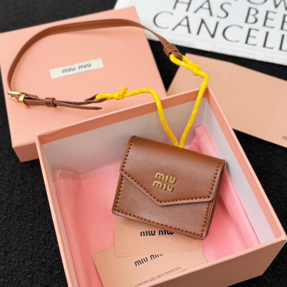 designer,replica,clothing,fake,1:1,lv,luxury,high quality MIUMIU Leather Headphone Bag Lanyard Pendant 3 Colors designer,replica,clothing,fake,1:1,lv,luxury,high quality MIUMIU Leather Headphone Bag Lanyard Pendant 3 Colors