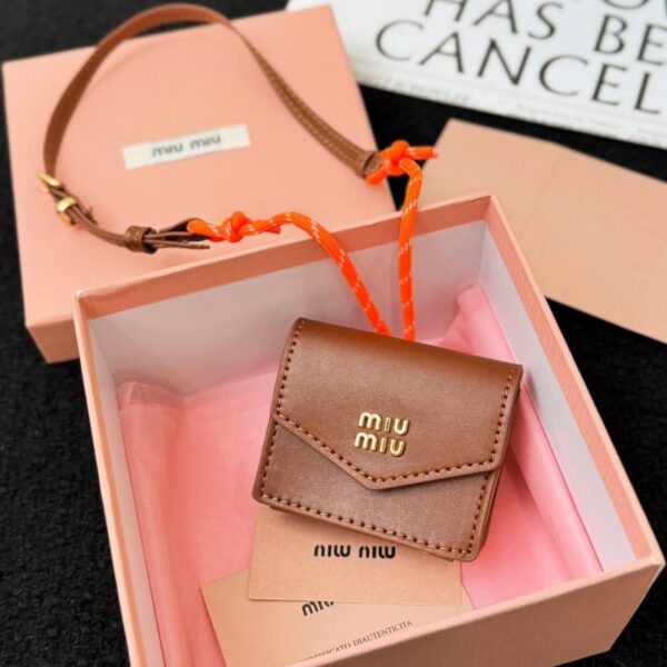 designer,replica,clothing,fake,1:1,lv,luxury,high quality MIUMIU Leather Headphone Bag Lanyard Pendant 3 Colors