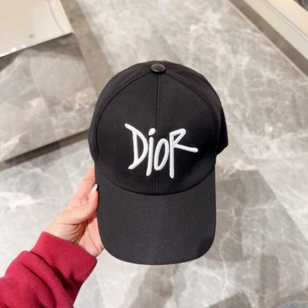 designer,replica,clothing,fake,1:1,lv,luxury,high quality DIOR official website syncs new presbyopic baseball cap