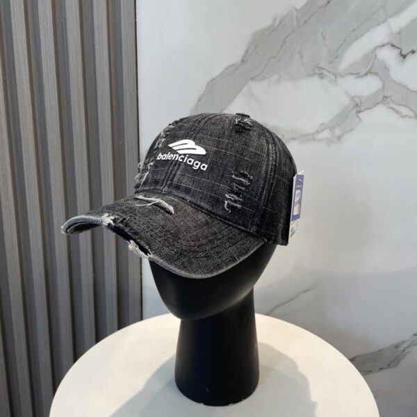 designer,replica,clothing,fake,1:1,lv,luxury,high quality BALENCIAGA new Korean style distressed hole washed duck cap baseball cap