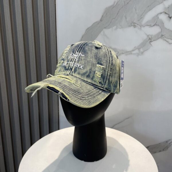 designer,replica,clothing,fake,1:1,lv,luxury,high quality Arc’teryx new distressed hole baseball cap