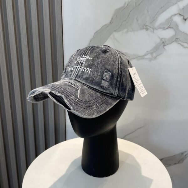 designer,replica,clothing,fake,1:1,lv,luxury,high quality Arc’teryx new distressed hole baseball cap