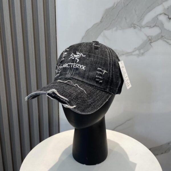 designer,replica,clothing,fake,1:1,lv,luxury,high quality Arc’teryx new distressed hole baseball cap