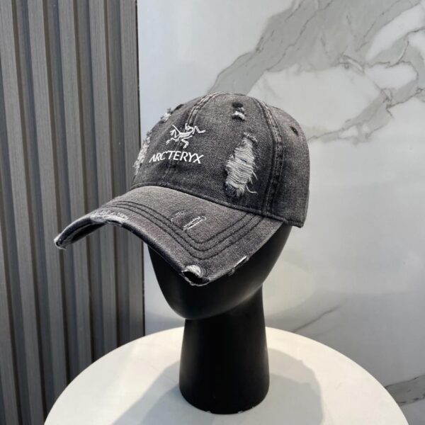 designer,replica,clothing,fake,1:1,lv,luxury,high quality Arc’teryx new distressed hole baseball cap