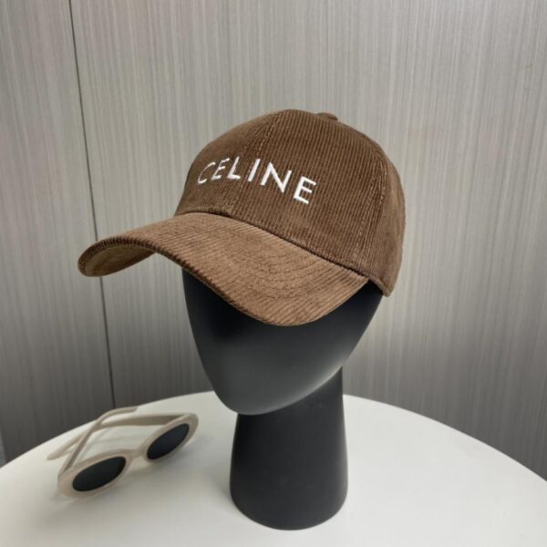 designer,replica,clothing,fake,1:1,lv,luxury,high quality CELINE’s new simple corduroy baseball cap will be shipped from the counter at the same time