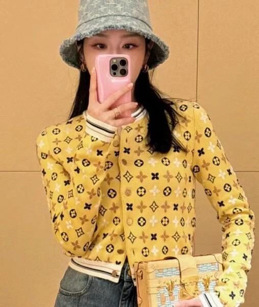 designer,replica,clothing,fake,1:1,lv,luxury,high quality Louis Vuitton original denim bucket hat for men and women