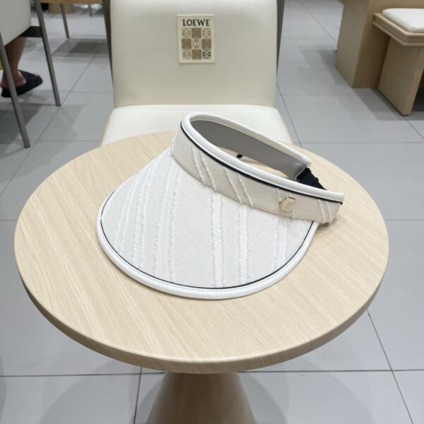 designer,replica,clothing,fake,1:1,lv,luxury,high quality Louis Vuitton summer new men’s and women’s visor empty top hat