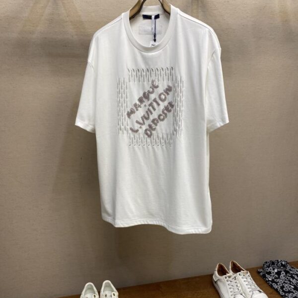 designer,replica,clothing,fake,1:1,lv,luxury,high quality Louis Vuitton heavyweight hand-beaded embroidered T-shirt