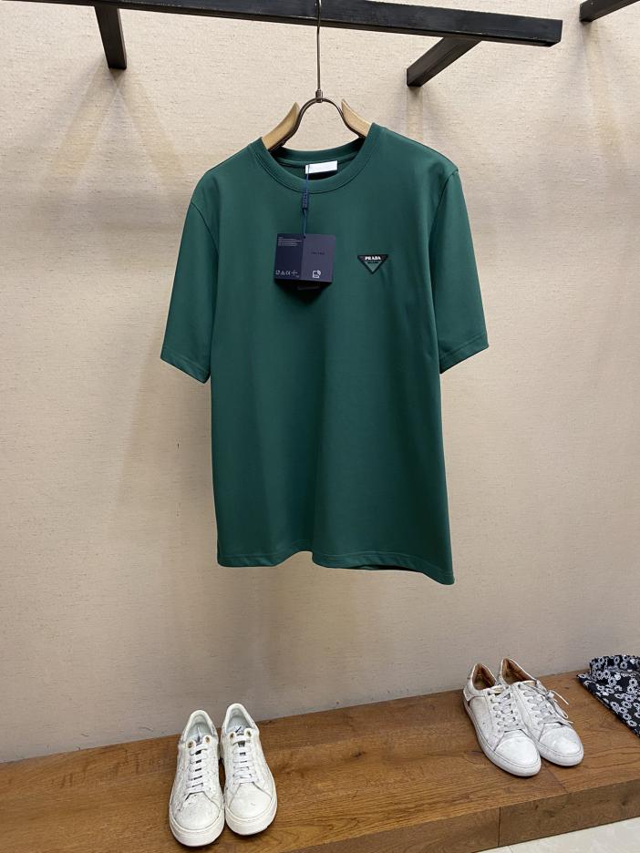 designer,replica,clothing,fake,1:1,lv,luxury,high quality Prada Early Fall New Four-color Triangular Silicone Badge Logo Short Sleeve T-shirt designer,replica,clothing,fake,1:1,lv,luxury,high quality Prada Early Fall New Four-color Triangular Silicone Badge Logo Short Sleeve T-shirt