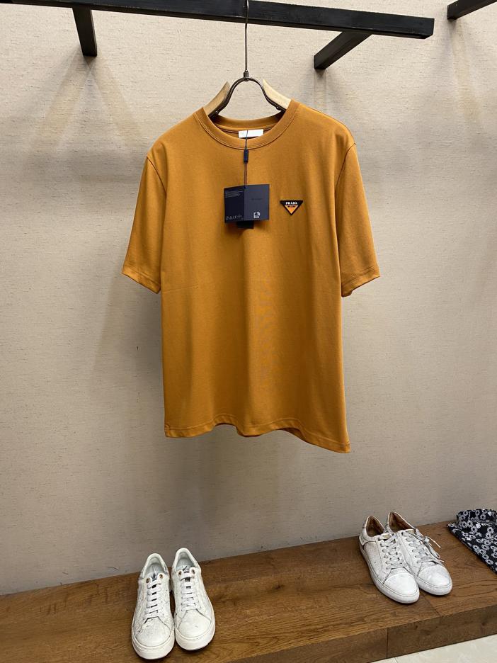 designer,replica,clothing,fake,1:1,lv,luxury,high quality Prada Early Fall New Four-color Triangular Silicone Badge Logo Short Sleeve T-shirt designer,replica,clothing,fake,1:1,lv,luxury,high quality Prada Early Fall New Four-color Triangular Silicone Badge Logo Short Sleeve T-shirt