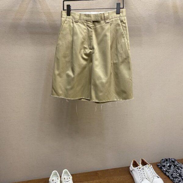 designer,replica,clothing,fake,1:1,lv,luxury,high quality Miu Miu new raw edge cargo shorts