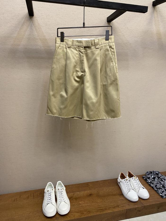 designer,replica,clothing,fake,1:1,lv,luxury,high quality Miu Miu new raw edge cargo shorts designer,replica,clothing,fake,1:1,lv,luxury,high quality Miu Miu new raw edge cargo shorts