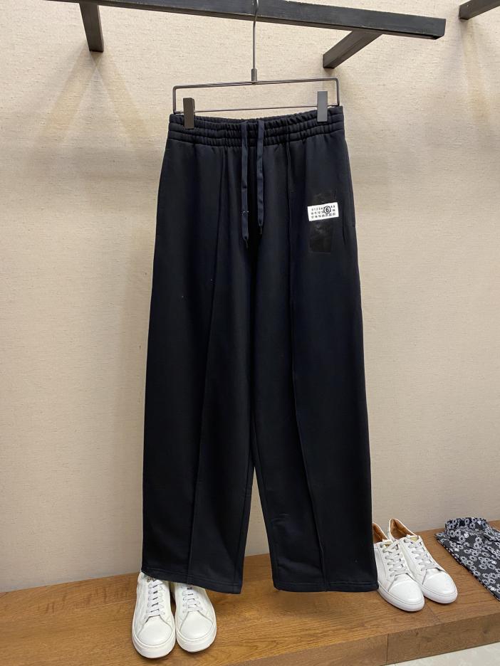 designer,replica,clothing,fake,1:1,lv,luxury,high quality MM6 Maison Margiela Spring/Summer New Patterned Patches Wide-Leg Pants designer,replica,clothing,fake,1:1,lv,luxury,high quality MM6 Maison Margiela Spring/Summer New Patterned Patches Wide-Leg Pants
