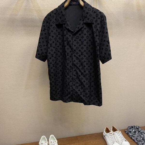 designer,replica,clothing,fake,1:1,lv,luxury,high quality Louis Vuitton Spring and Summer New Flocked Casual Shorts Set