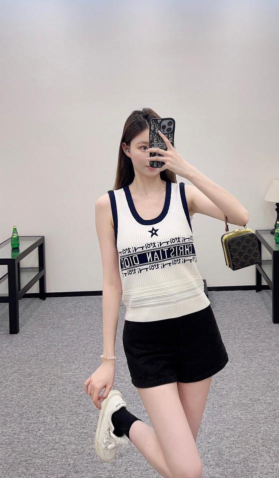 designer,replica,clothing,fake,1:1,lv,luxury,high quality Original high-end quality Dior five-pointed star logo knitted vest designer,replica,clothing,fake,1:1,lv,luxury,high quality Original high-end quality Dior five-pointed star logo knitted vest