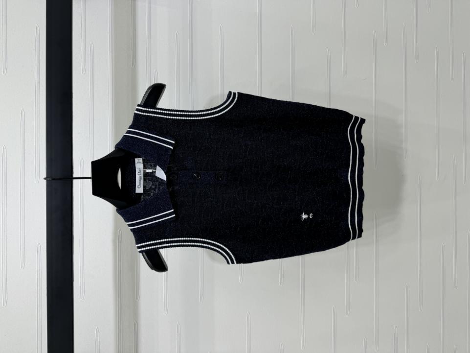 designer,replica,clothing,fake,1:1,lv,luxury,high quality Original high-end quality Dior jacquard logo knitted lapel vest designer,replica,clothing,fake,1:1,lv,luxury,high quality Original high-end quality Dior jacquard logo knitted lapel vest