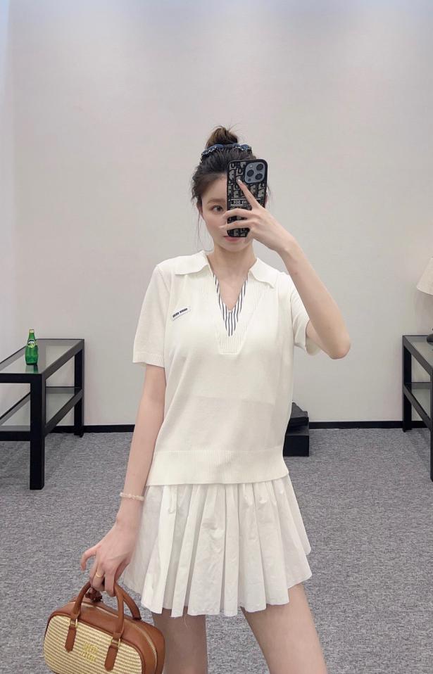 designer,replica,clothing,fake,1:1,lv,luxury,high quality Original high-end quality Miu Miu lapel fake two-piece knit short sleeves designer,replica,clothing,fake,1:1,lv,luxury,high quality Original high-end quality Miu Miu lapel fake two-piece knit short sleeves