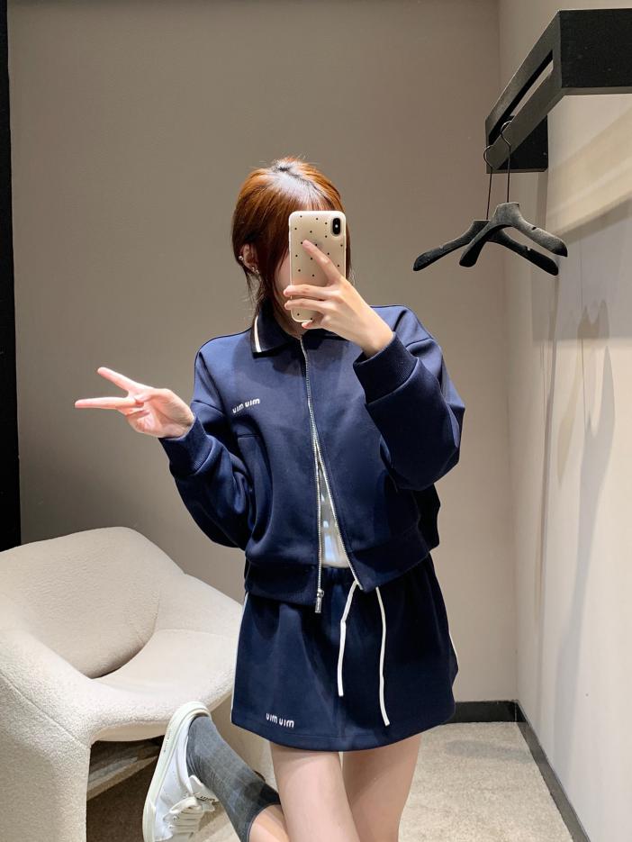 designer,replica,clothing,fake,1:1,lv,luxury,high quality Miu Miu Spring and Summer New Fashion Style Lapel Zipper Short Jacket + Skirt designer,replica,clothing,fake,1:1,lv,luxury,high quality Miu Miu Spring and Summer New Fashion Style Lapel Zipper Short Jacket + Skirt