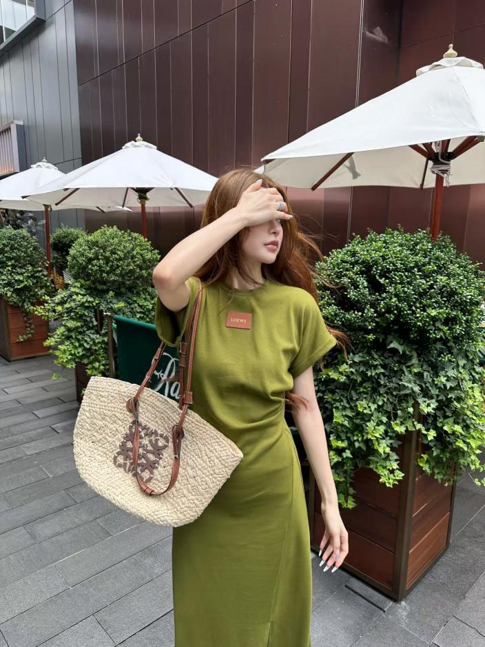 designer,replica,clothing,fake,1:1,lv,luxury,high quality LOEWE Short Sleeve Round Neck Dress designer,replica,clothing,fake,1:1,lv,luxury,high quality LOEWE Short Sleeve Round Neck Dress