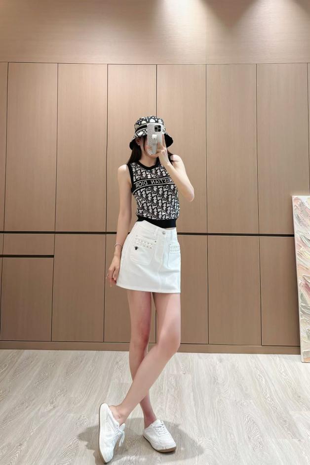 designer,replica,clothing,fake,1:1,lv,luxury,high quality Hollow pockets with embroidered bees designer,replica,clothing,fake,1:1,lv,luxury,high quality Hollow pockets with embroidered bees