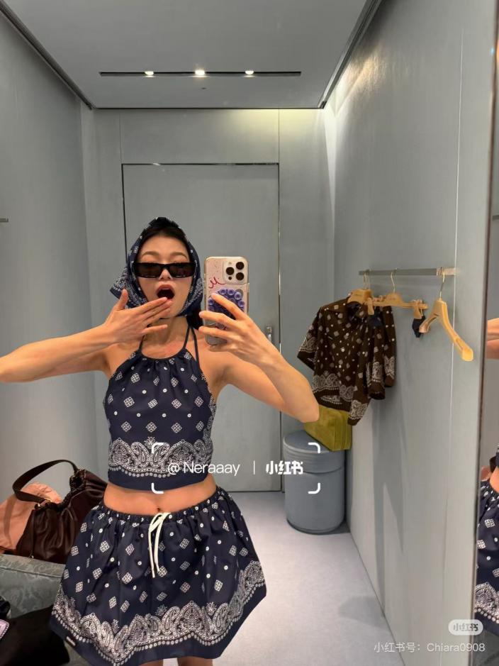 designer,replica,clothing,fake,1:1,lv,luxury,high quality Miu Miu Spring/Summer New Style Holiday Style Backless Camisole with Miniskirt Set designer,replica,clothing,fake,1:1,lv,luxury,high quality Miu Miu Spring/Summer New Style Holiday Style Backless Camisole with Miniskirt Set