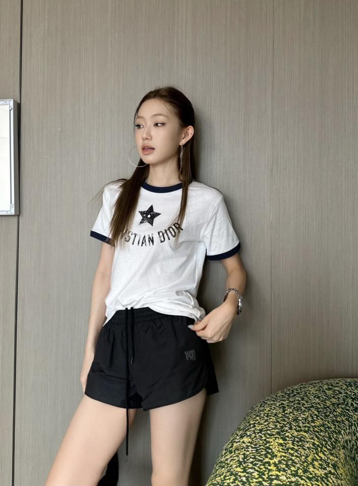 designer,replica,clothing,fake,1:1,lv,luxury,high quality Dior summer new print round neck short sleeve T-shirt with five-pointed star letter print on the chest designer,replica,clothing,fake,1:1,lv,luxury,high quality Dior summer new print round neck short sleeve T-shirt with five-pointed star letter print on the chest