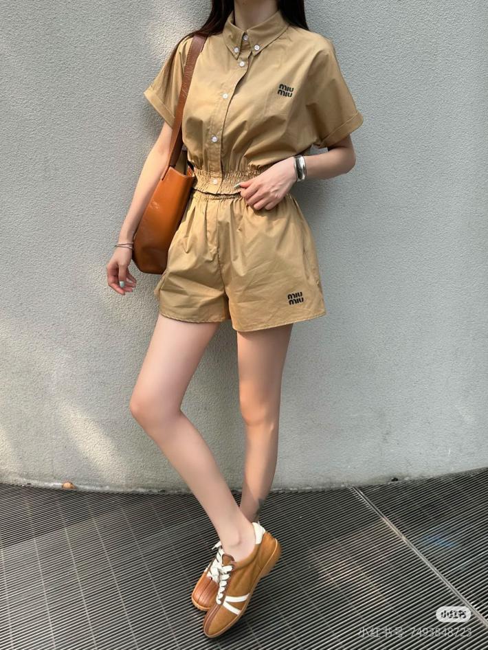 designer,replica,clothing,fake,1:1,lv,luxury,high quality Miu Miu Spring/Summer New Letter Embroidery Elastic Waist Khaki Shorts designer,replica,clothing,fake,1:1,lv,luxury,high quality Miu Miu Spring/Summer New Letter Embroidery Elastic Waist Khaki Shorts