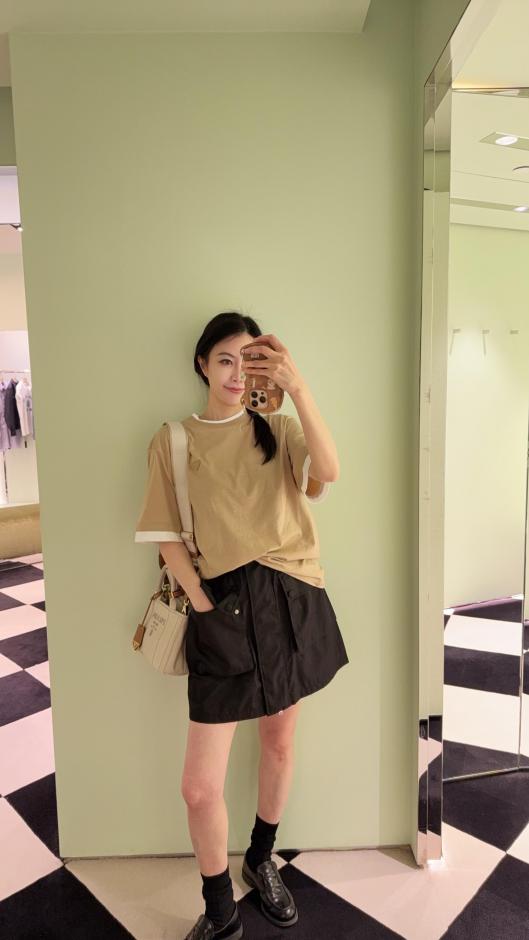 designer,replica,clothing,fake,1:1,lv,luxury,high quality Prada Spring/Summer New Triangle Logo Contrast Color Fake Two-Piece Short Sleeve T-Shirt designer,replica,clothing,fake,1:1,lv,luxury,high quality Prada Spring/Summer New Triangle Logo Contrast Color Fake Two-Piece Short Sleeve T-Shirt