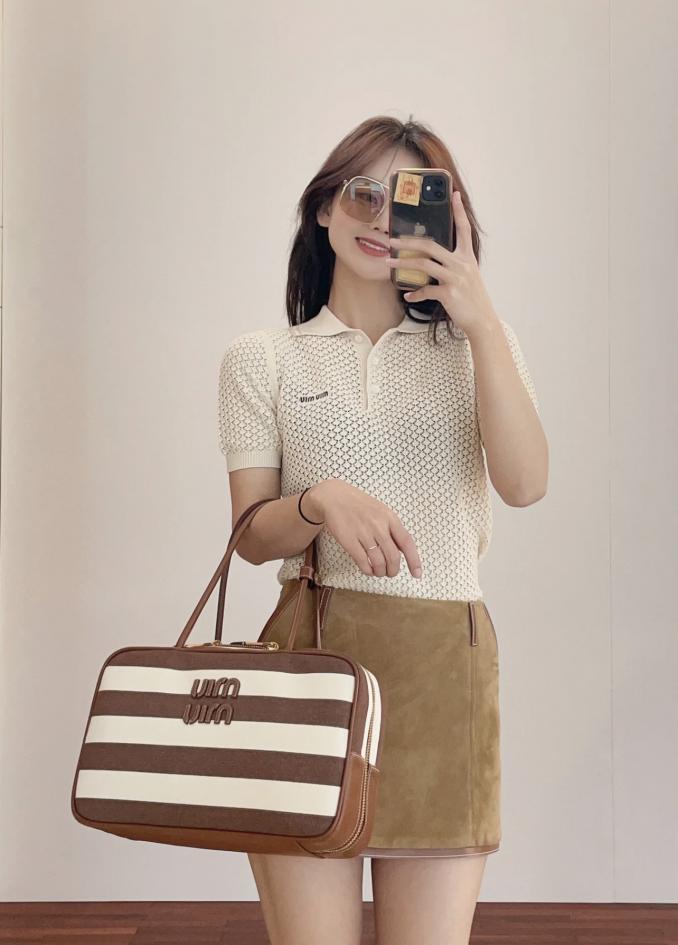 designer,replica,clothing,fake,1:1,lv,luxury,high quality Miu Miu summer new hollow knitted lapel short sleeves designer,replica,clothing,fake,1:1,lv,luxury,high quality Miu Miu summer new hollow knitted lapel short sleeves
